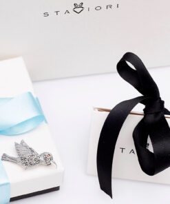 Alternatywny widok Broszka srebrna ptak z markazytami i granatem