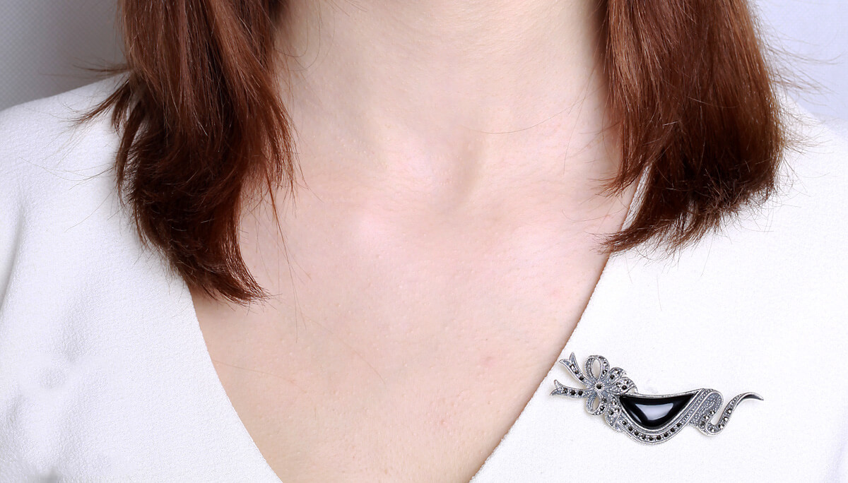 Broszka srebrna z onykiem i markazytami – Bild 6