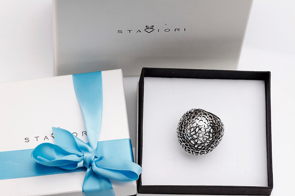 srebrny dostojny ażurowy pierścionek - Obrázek 2