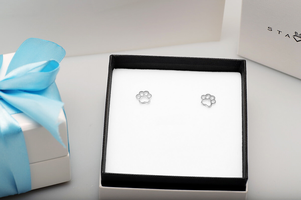 Srebrne rodowane kolczyki w kształcie psiej łapki | srebrne – Bild 5