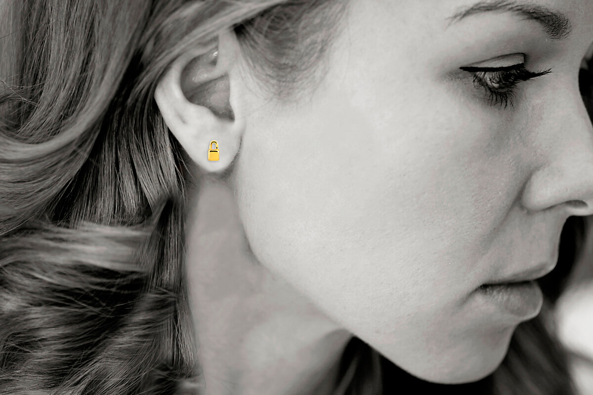 Srebrne pozłacane małe kolczyki kłódki | złote - Obrázek 2