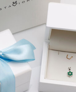 Alternative Ansicht von Przepiękny wisiorek z białego złota z diamentem i szmaragdami