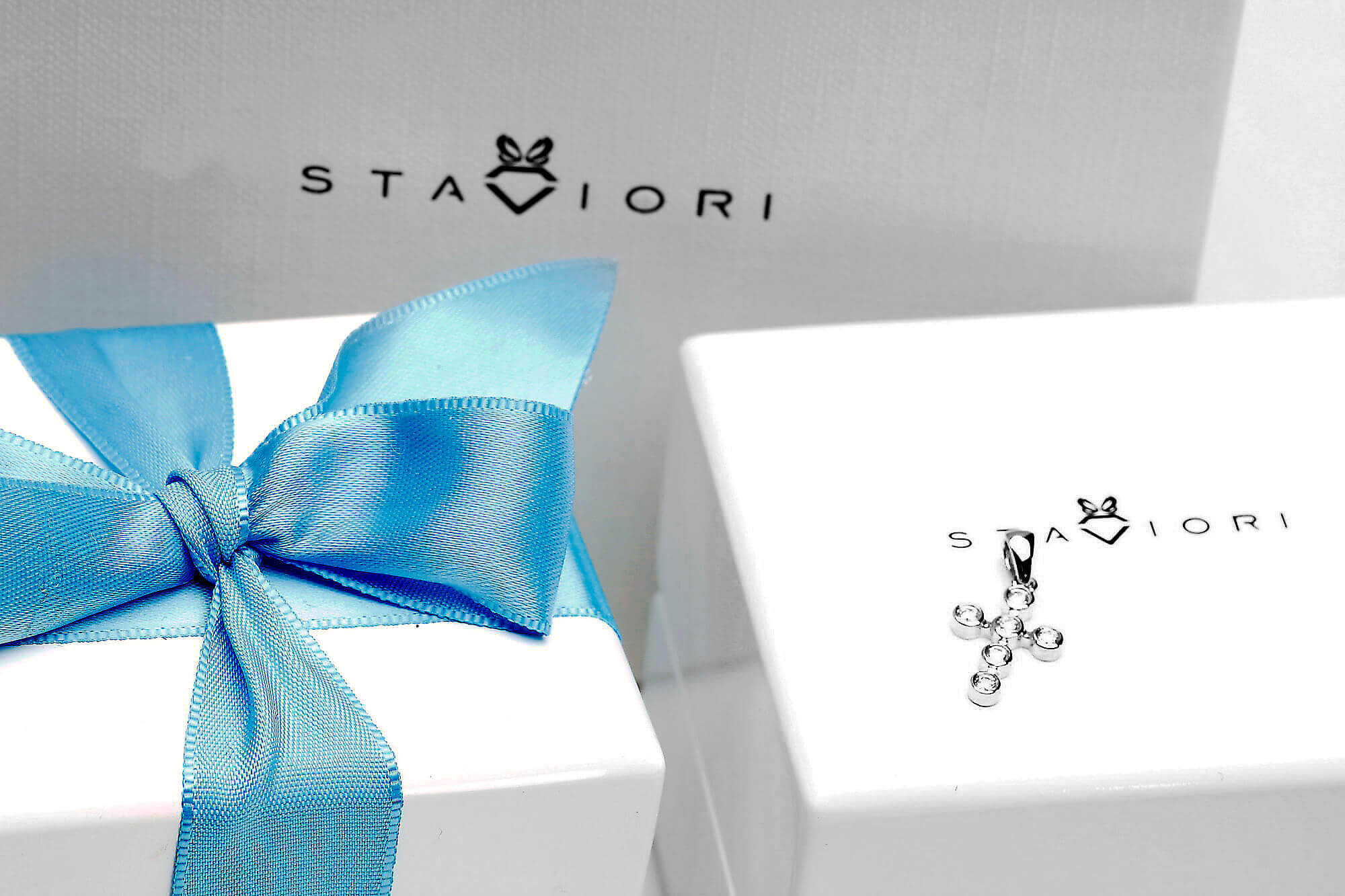 Exclusive | Krzyżyk z brylantami w białym złocie 750 - Obrázek 2