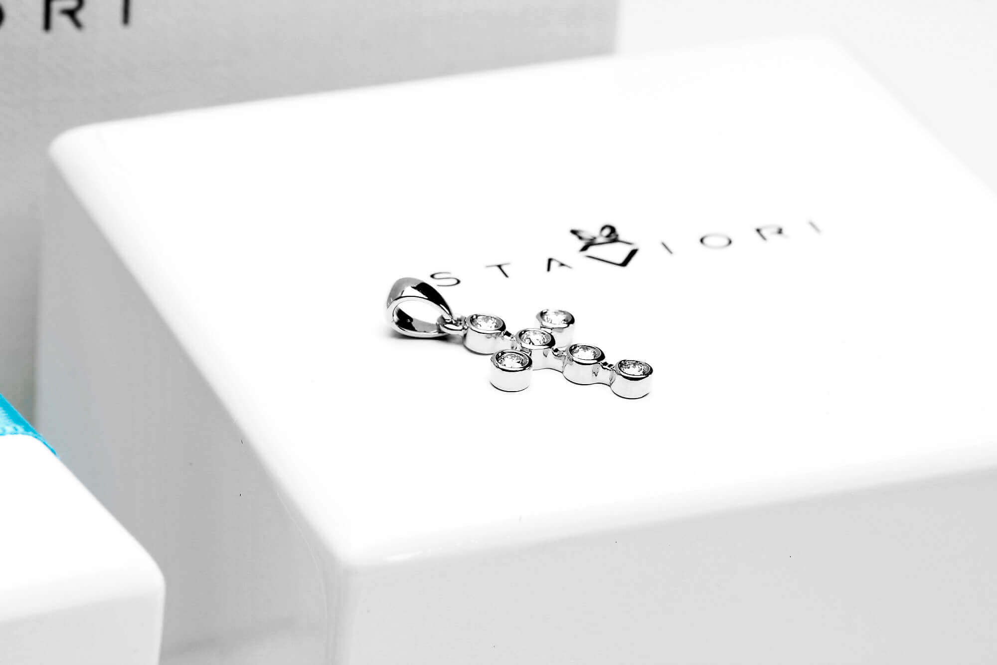 Exclusive | Krzyżyk z brylantami w białym złocie 750 - Obrázek 6