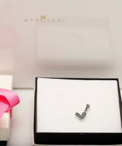 Alternatywny widok srebrny wisiorek serduszko z markazytami