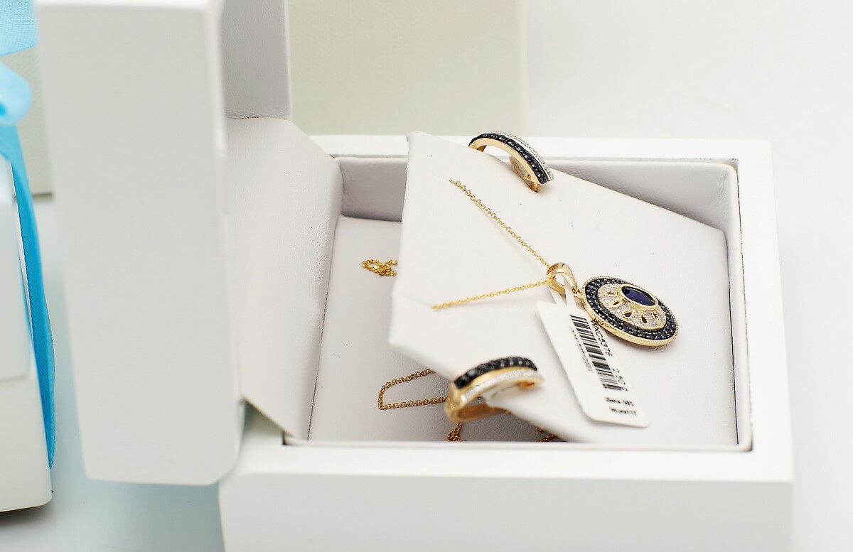 złoty wisiorek z szafirami i diamentami – Bild 5