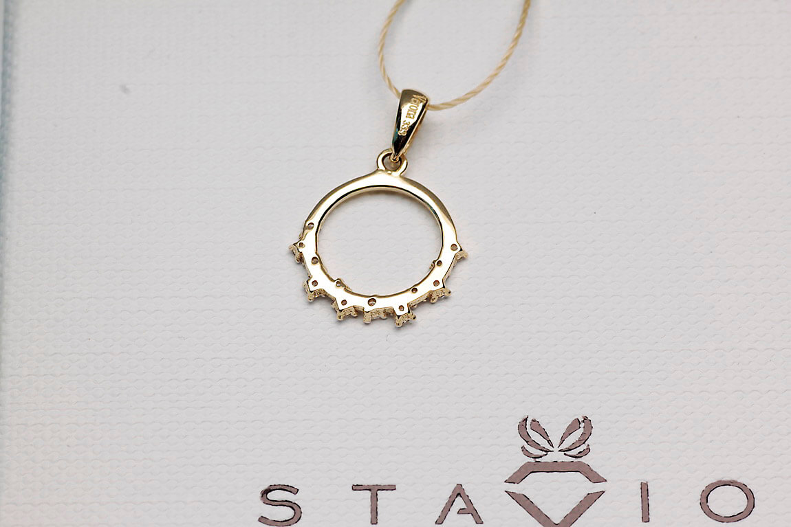 Złoty wisiorek kółko z cyrkoniami - Image 5