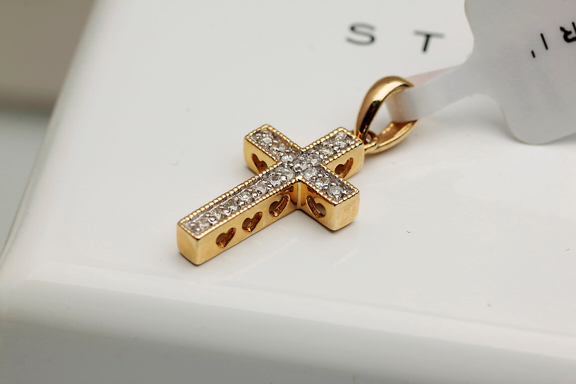 wisiorek krzyżyk złoto z brylantami i serduszkami – Bild 5