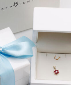 Alternatywny widok Złoty wisiorek kwiatek – rubiny i brylant