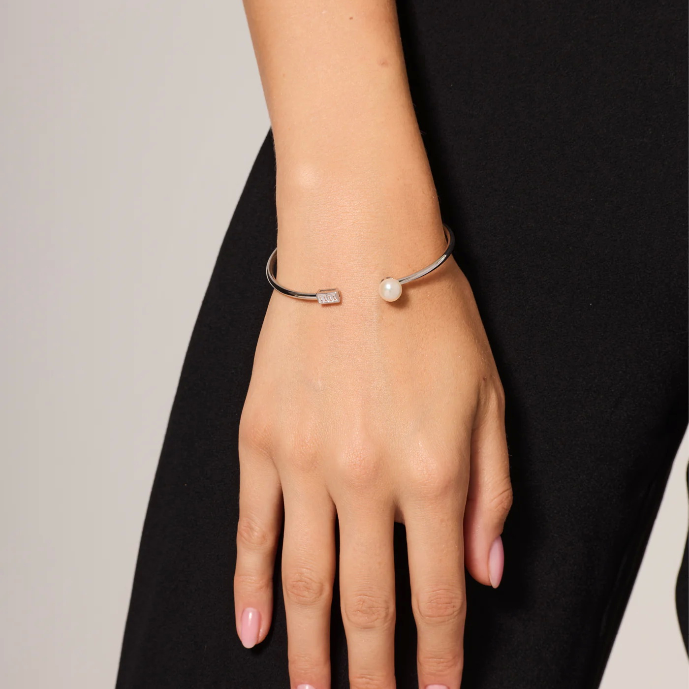Bransoleta z perłą i cyrkoniami - BSN6669 - Image 4