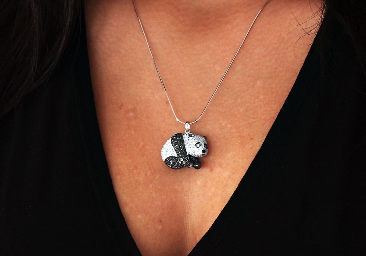 Exclusive | wisiorek panda z diamentami i onyksem w 18-karatowym złocie - obrazek 7