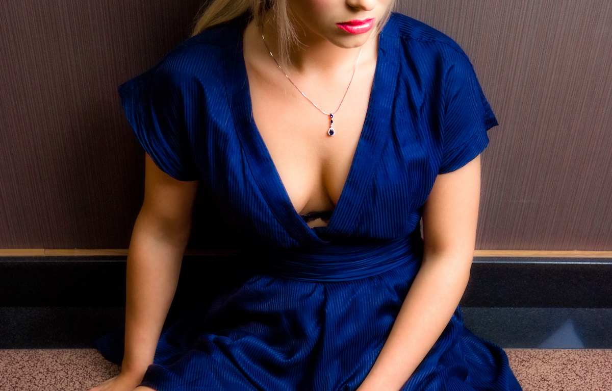 Exclusive | piękny długi wisiorek z białego złota 750 z szafirami i brylantami – Bild 2