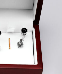 Alternatywny widok Srebrne kolczyki markazyty i onyks - KDM2877