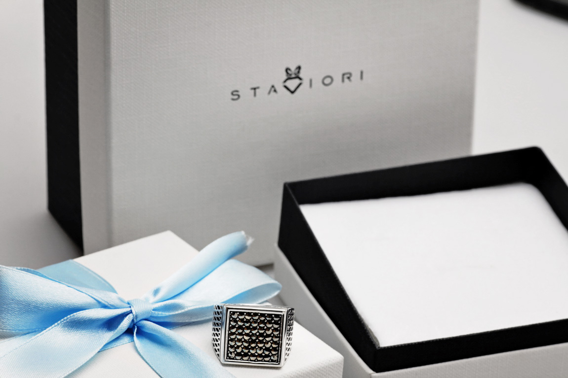 srebrny męski sygnet z markazytami - obrazek 12