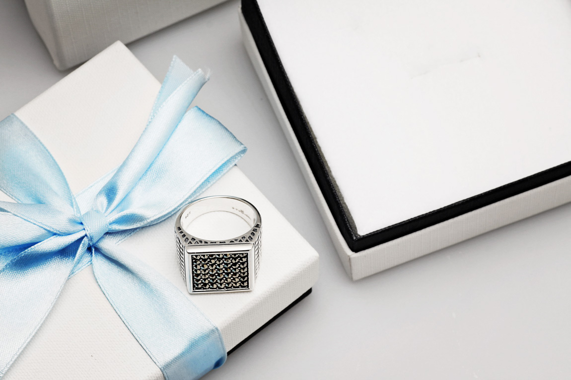 srebrny męski sygnet z markazytami - obrazek 13