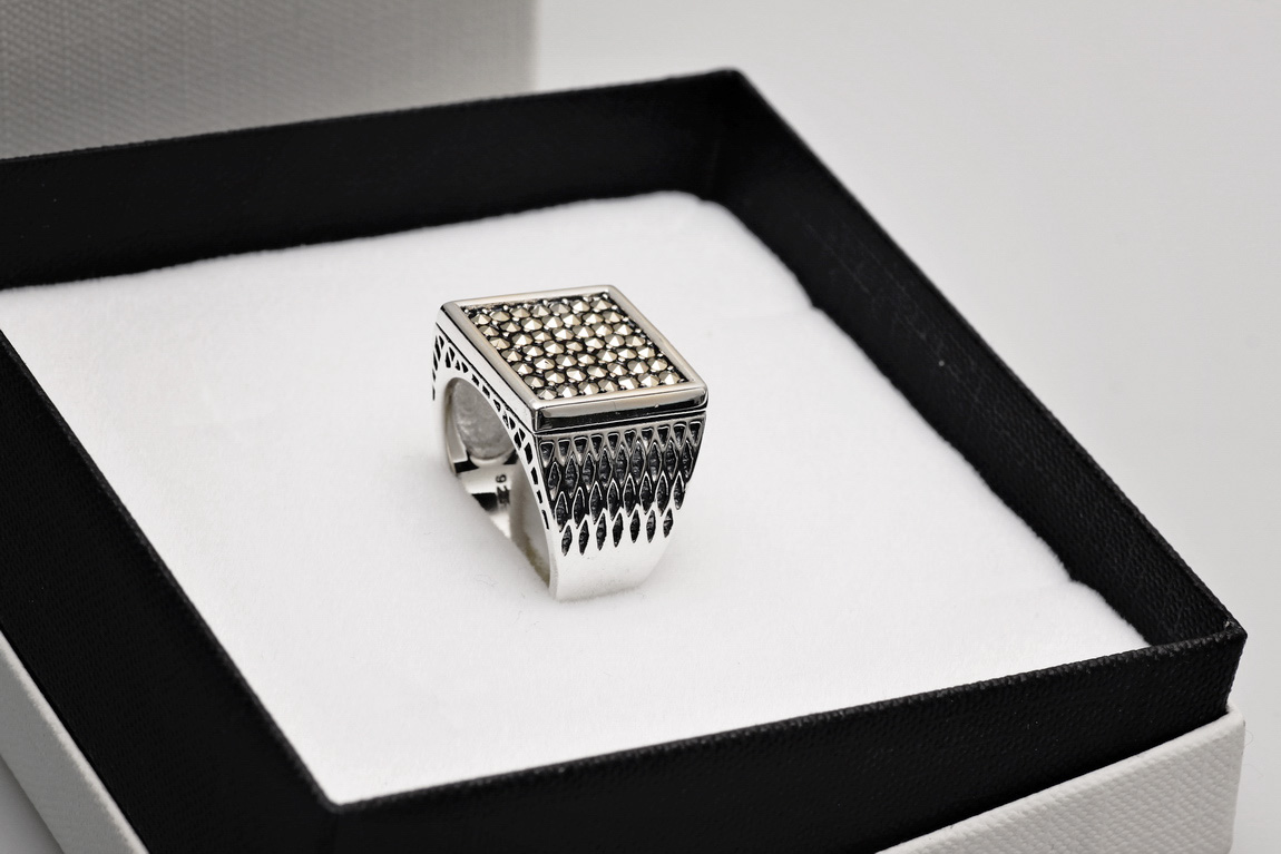 srebrny męski sygnet z markazytami - obrazek 9