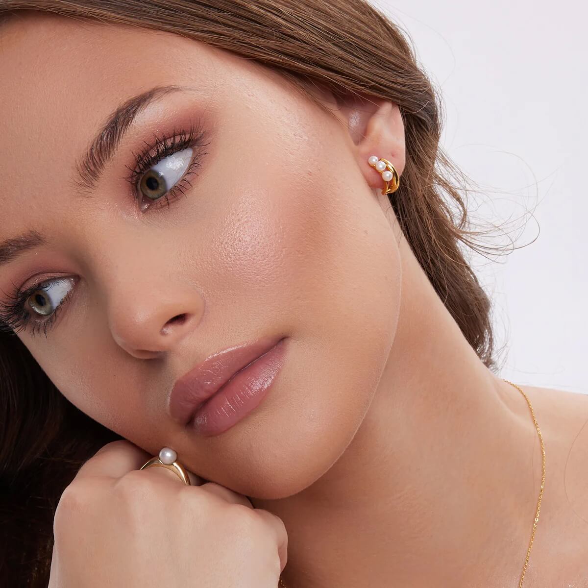 Złocone kolczyki srebrne z perłami - KDN6483 - obrazek 2