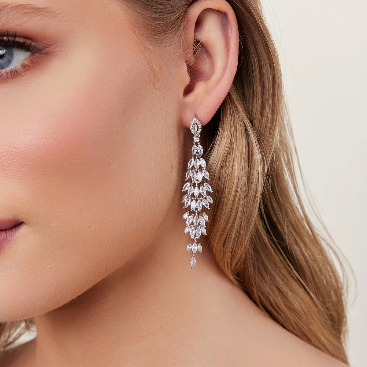 Srebrne piękne błyszczące długie kolczyki - KDK5685 - Obrázek 5