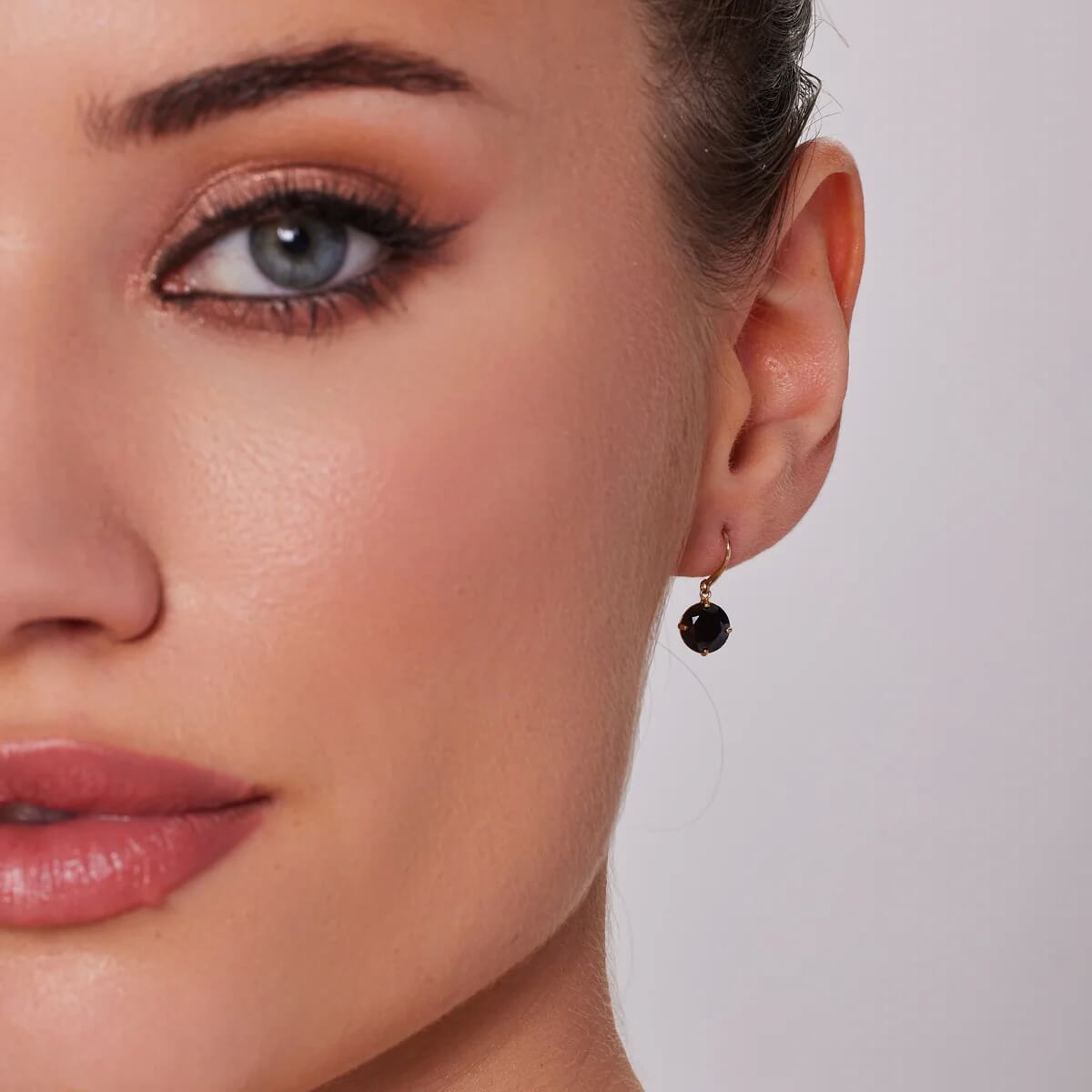 Złote kolczyki z czarną cyrkonią - bigiel otwarty – Bild 4