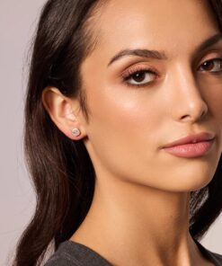 Alternative view of Złote olśniewające kolczyki z cyrkoniami