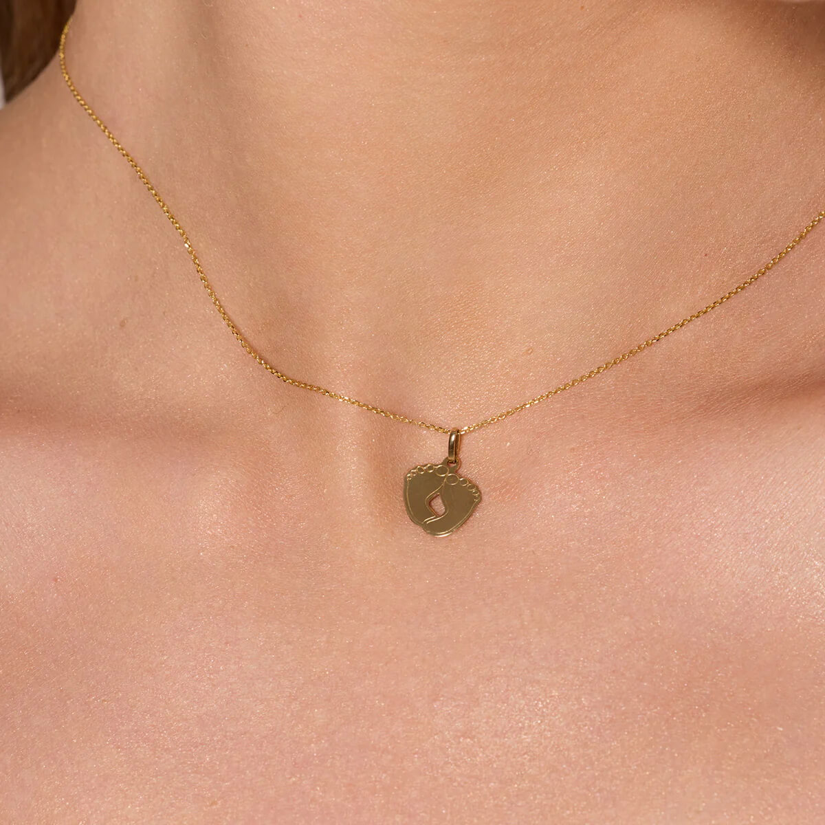 Złoty wisiorek małe stópki - pępkowe, narodziny dziecka - 585 – Bild 3