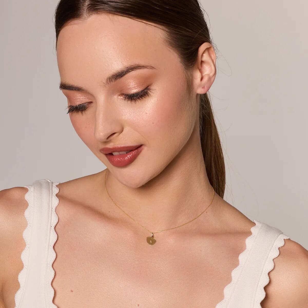 Złoty wisiorek małe stópki - pępkowe, narodziny dziecka - 585 – Bild 2