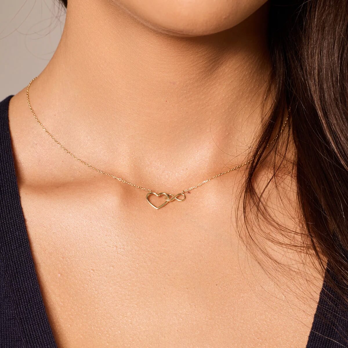 Złoty naszyjnik 333 serce i nieskończoność - obrazek 4