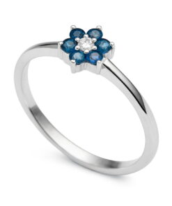 Śliczny pierścionek kwiatek z szafirami i diamentem w białym złocie