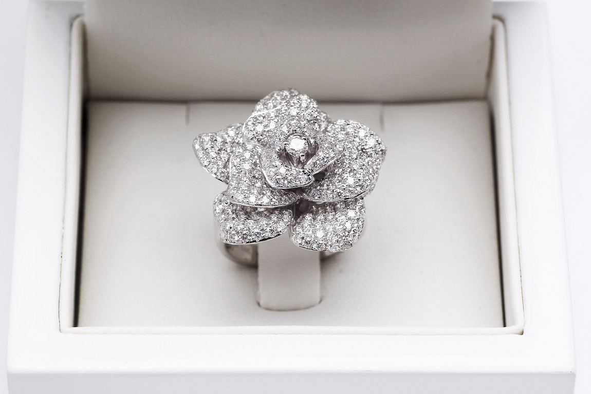 Exclusive | pierścionek z brylantami w kształcie kwiatu w 18-karatowym złocie - Image 11