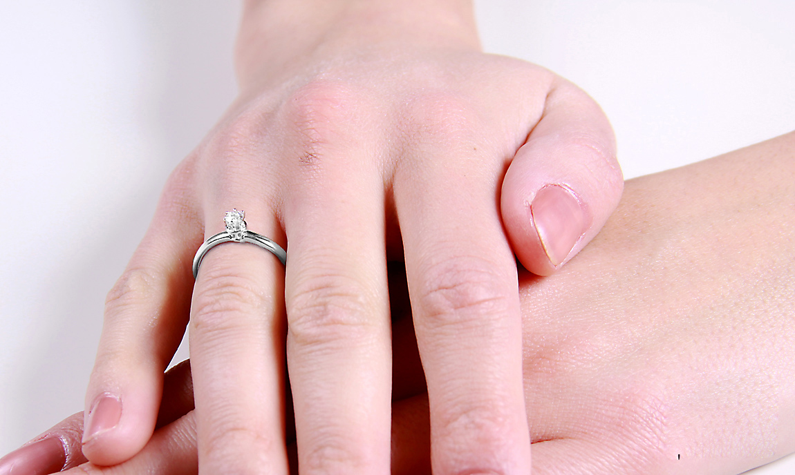 Piękny pierścionek zaręczynowy z diamentem 0.15ct - obrazek 9