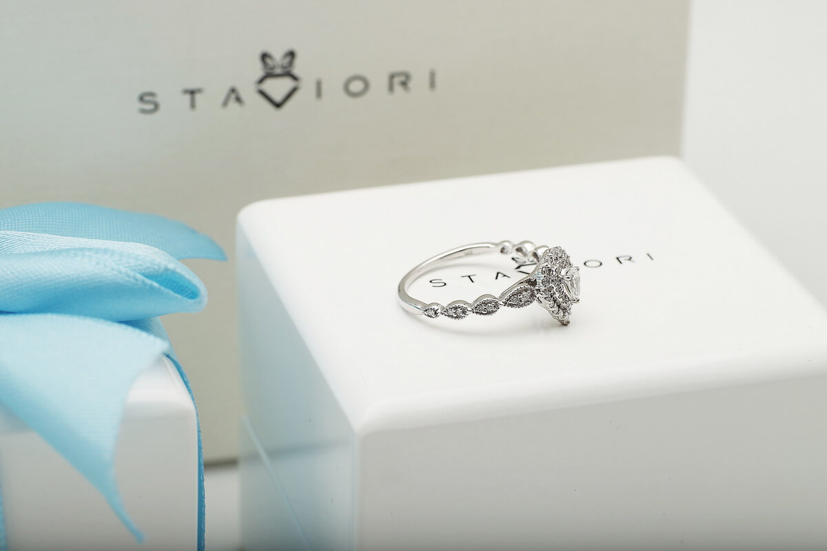 Exclusive | przepiękny brylantowy pierścionek zaręczynowy z centralnym diamentem typu "pear" – Bild 12