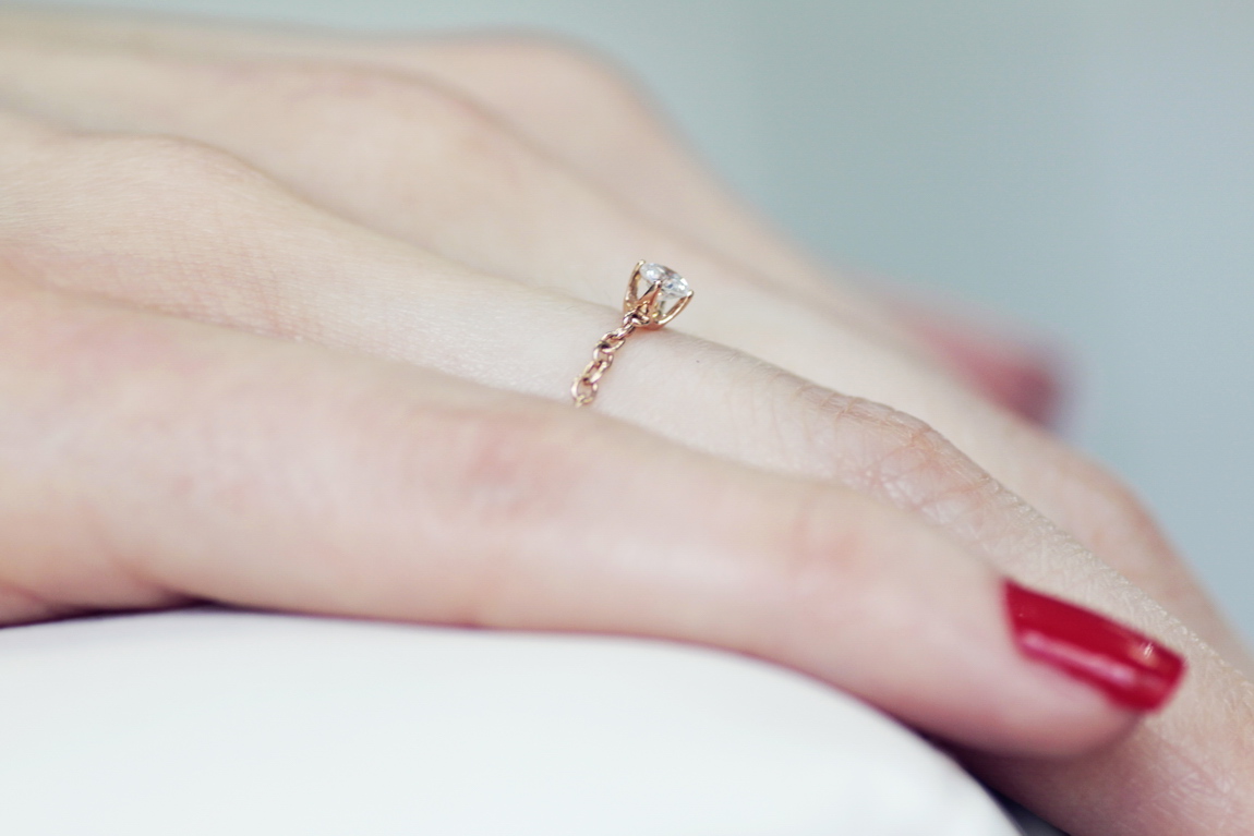 Exclusive | pierścionek łańcuszkowy z brylantem 0,13ct w różowym złocie 750 - obrazek 9