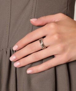 Alternativní pohled na Srebrny pierścionek z cyrkoniami