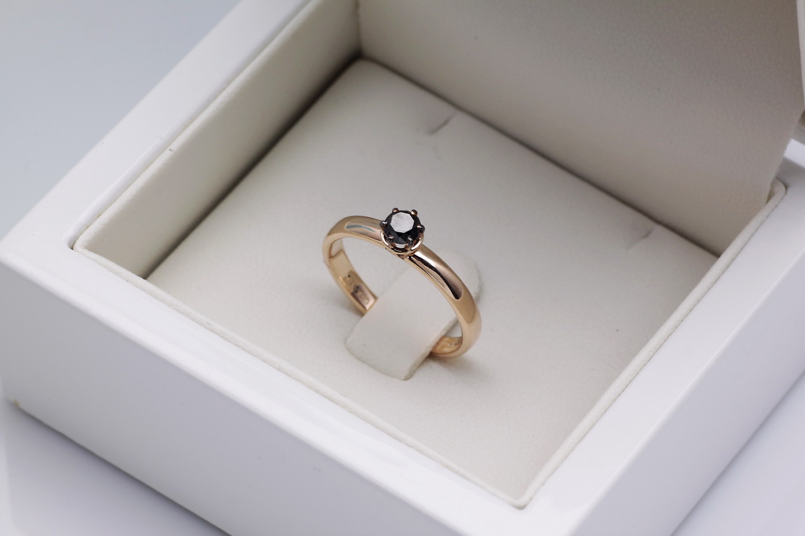 Pierścionek z czarnym diamentem 0,25ct w różowym złocie - obrazek 13