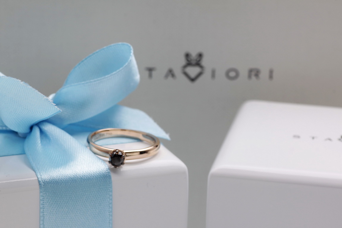 Pierścionek z czarnym diamentem 0,25ct w różowym złocie - obrazek 17