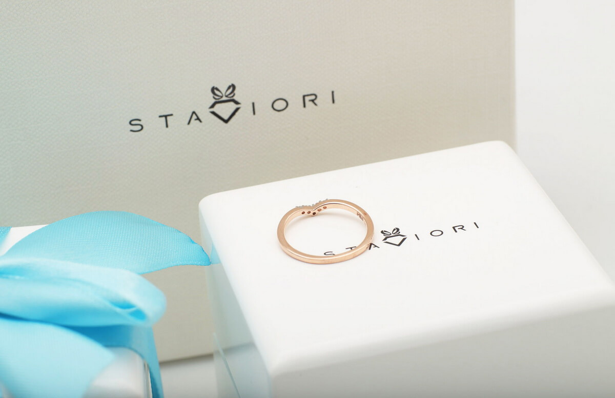 pierścionek z różowego złota z diamentami - Obrázek 8