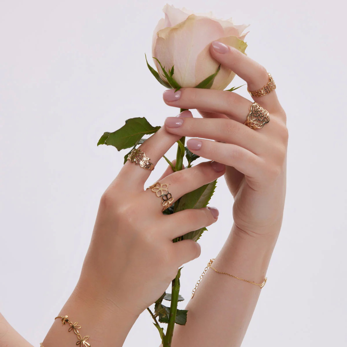 Złoty ażurowy pierścionek ze złota 333 - obrazek 3