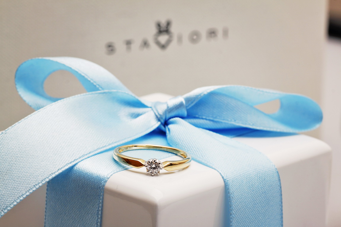 Exclusive | pierścionek zaręczynowy z brylantem 0,15ct w złocie 750 - Image 10