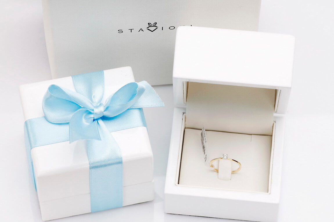 Delikatny śliczny pierścionek z brylantem 0,10ct H/Si - Obrázek 4