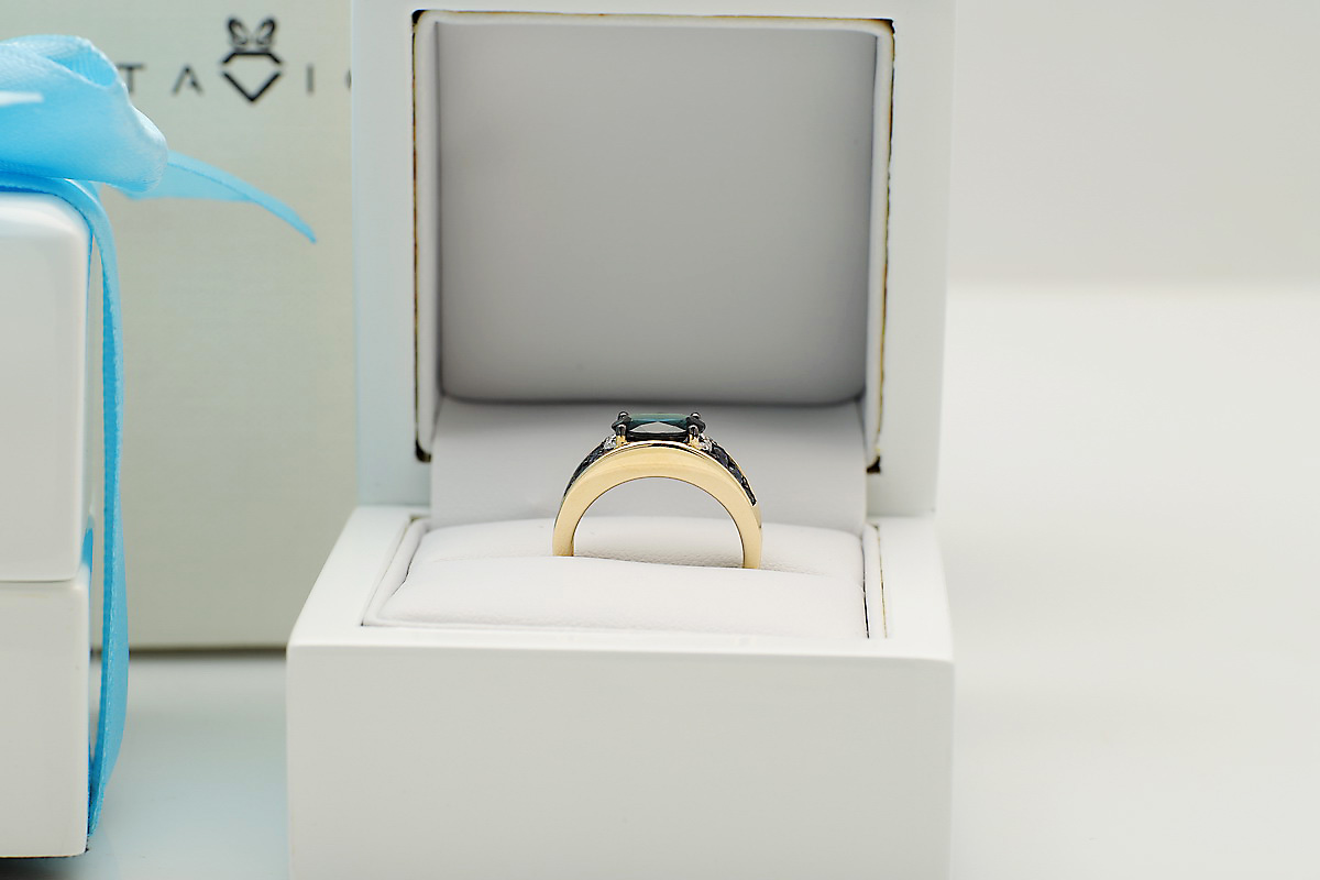 dostojny złoty pierścionek z topazem i szafirami – Bild 10