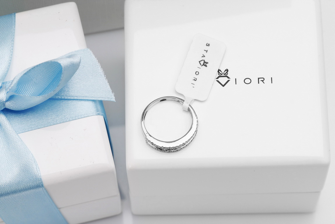 pierścionek z białego złota z brylantami i diamentami bagietkowymi - Obrázek 9