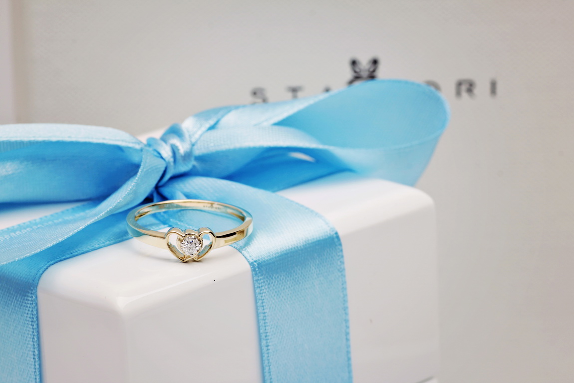 pierścionek z z białego lub żółtego złota - dwa serca z brylantem - Obrázek 13