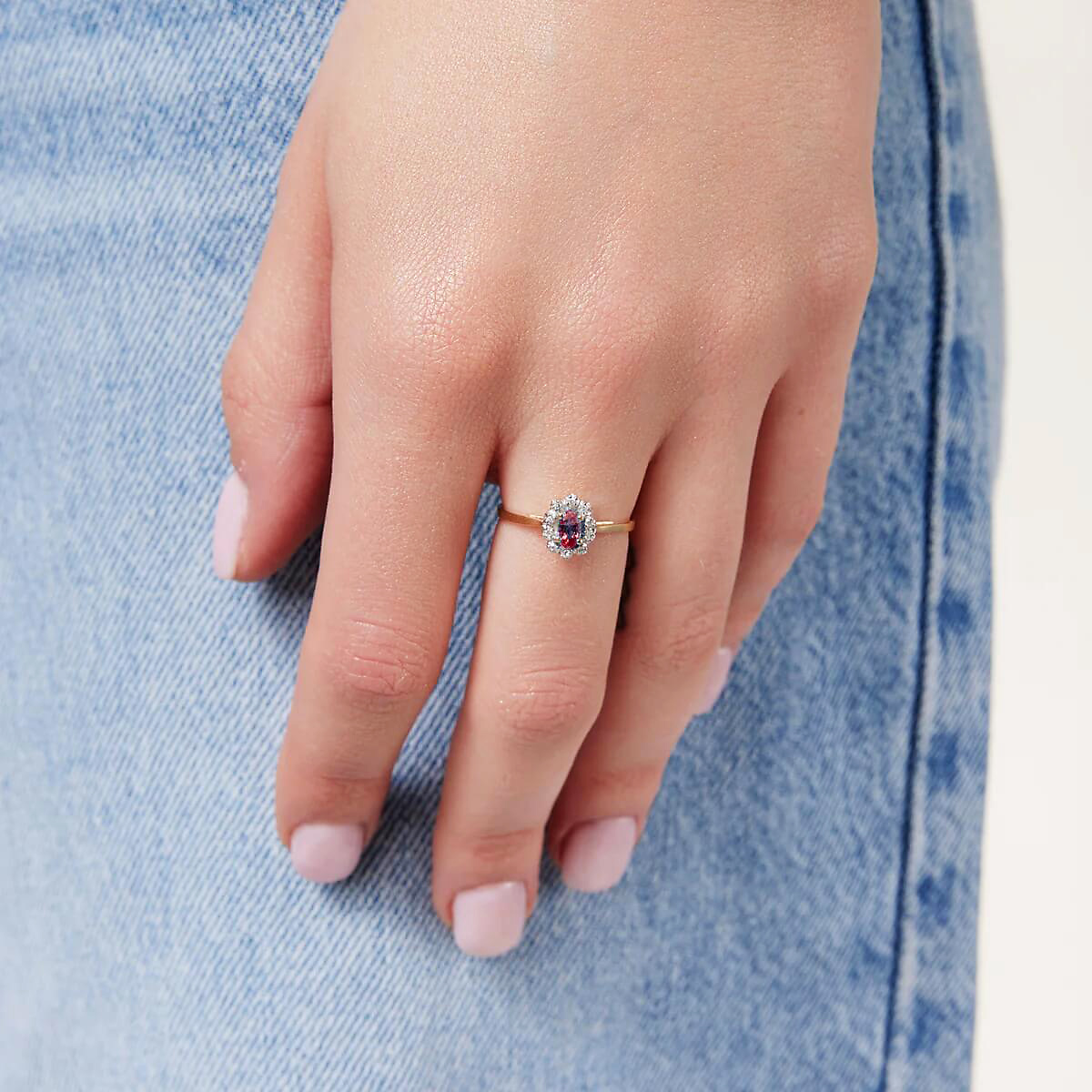 Pierścionek z żółtego złota ze szmaragdem i diamentami – Bild 5