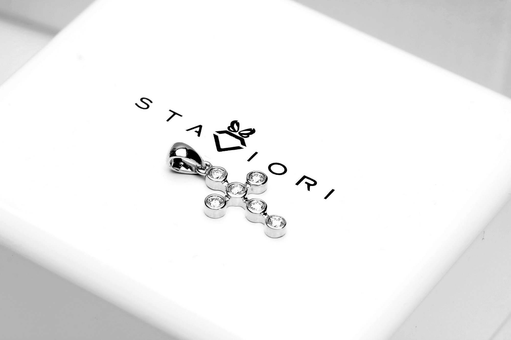 Exclusive | Krzyżyk z brylantami w białym złocie 750 - Obrázek 9