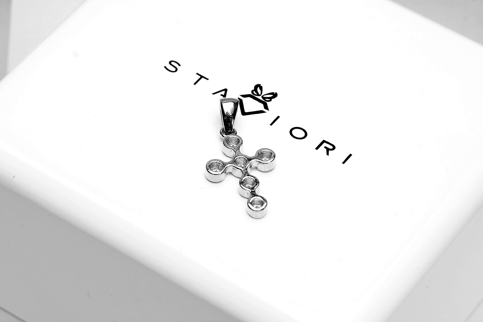 Exclusive | Krzyżyk z brylantami w białym złocie 750 - Obrázek 10