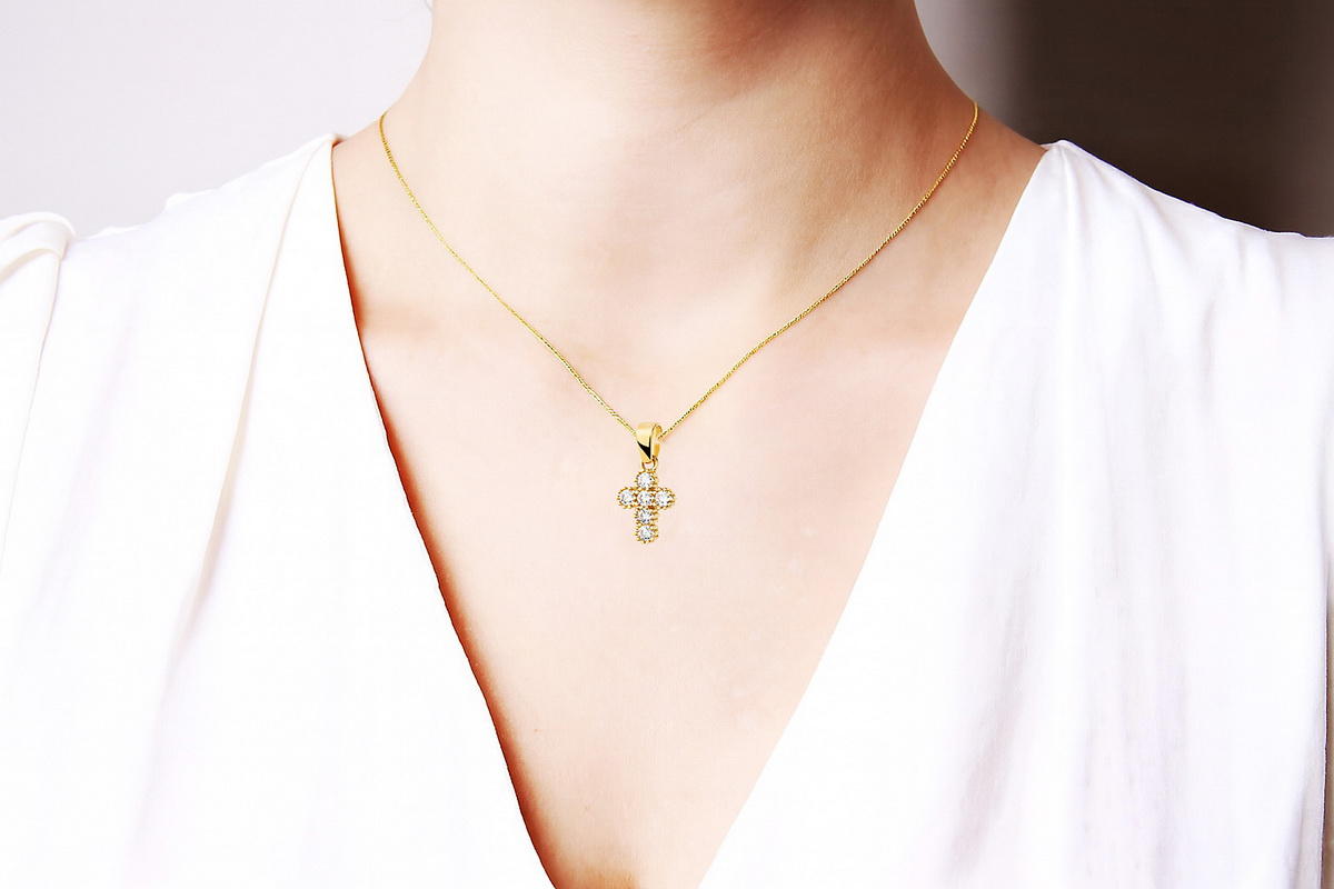 Złoty krzyżyk mały z cyrkoniami - piękno w czystej postaci – Bild 2