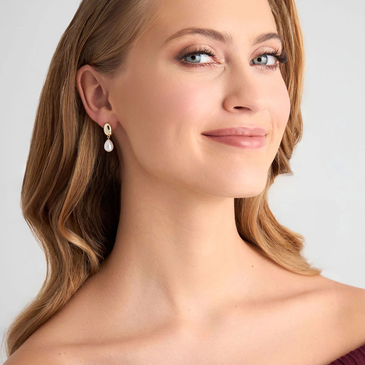 Piękne wiszące pozłacane kolczyki z naturalnymi perłami | KDN6720Y – Bild 2