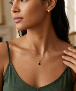 Alternatywny widok Srebrny pozłacany naszyjnik z onyksem - NSC56440Y